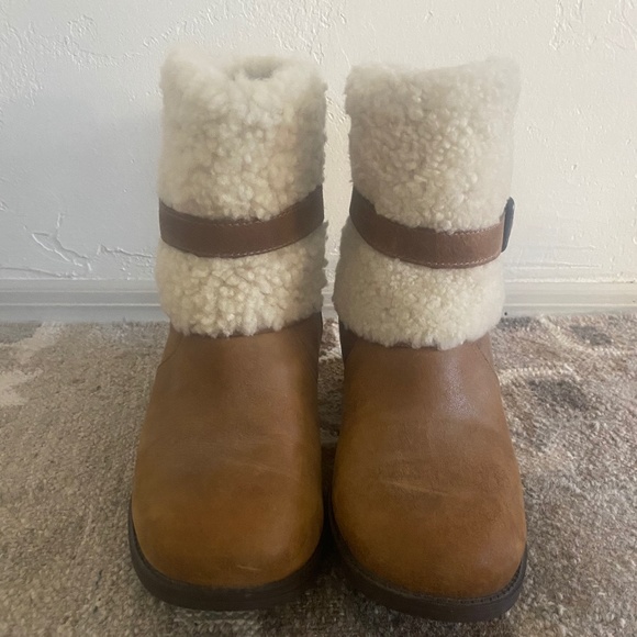 UGG Australia Blayre II Boots - Picture 3 of 5